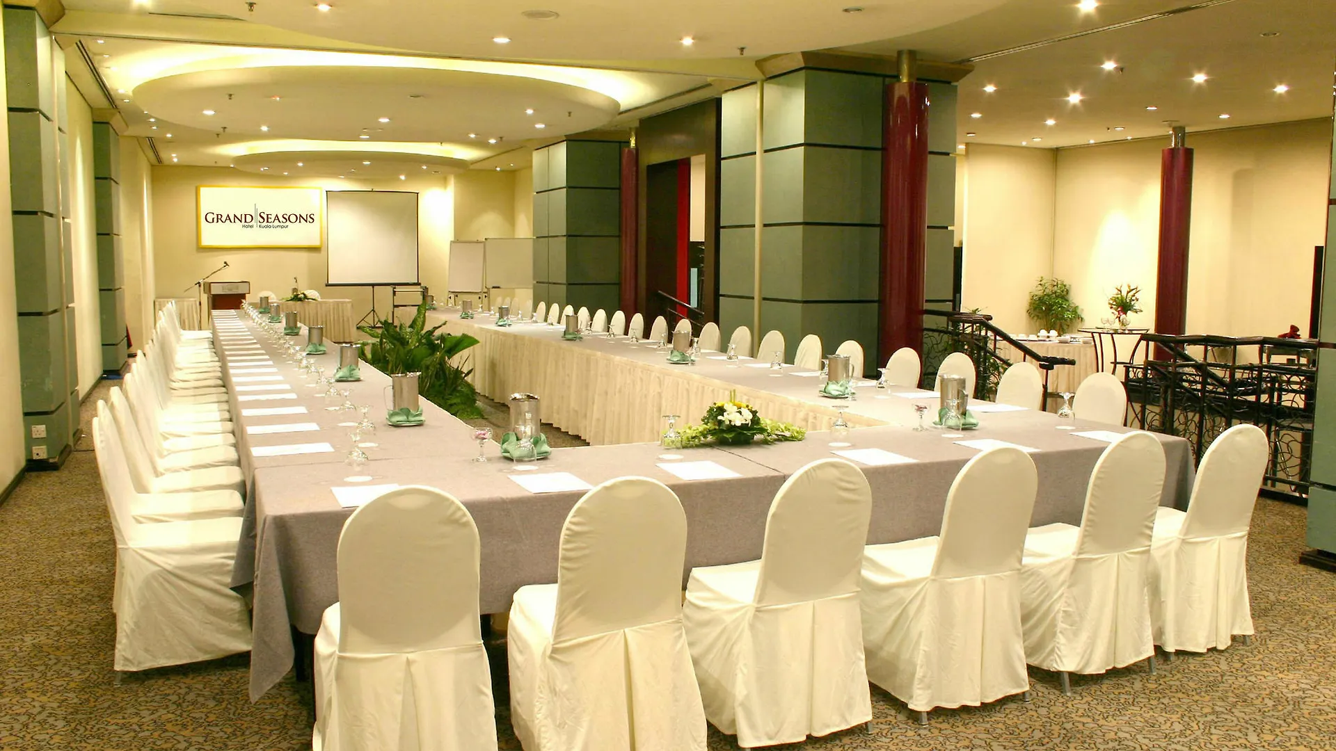 Grand Seasons Hotel Kuala Lumpur 4*,